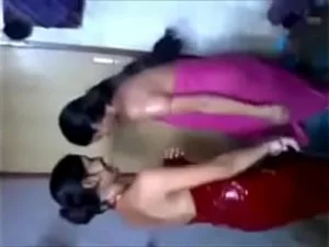 یک مرد هندی توسط دوست دخترش فریب خورده و منجر به اقدام شدید می شود.