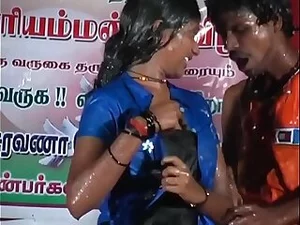 A beleza Tamil provoca com seus movimentos sexy, terminando em um 69 quente e prazer oral.