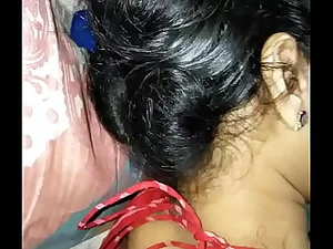 Gadis Hindi berwajah liar menjerit semasa seks yang intens