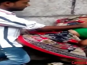 방갈로르의 데시 핫티들이 그들의 자산을 자랑하며 열광합니다.