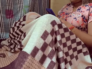 Une belle-sœur indienne devient coquine dans une vidéo de sexe adolescente en hindi.