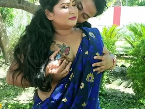 Wild Desi housewife gets wild with young Indian stud.