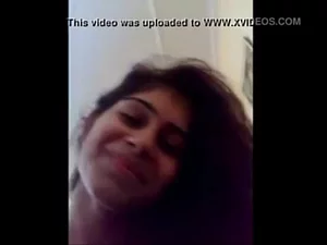Vovó indiana tenta sexo oral com um pau