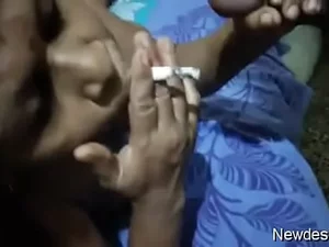 Esposa indiana ensinada a ter orgasmos com outro homem