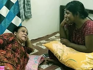印度少女网络与她的继母有了热情的邂逅。