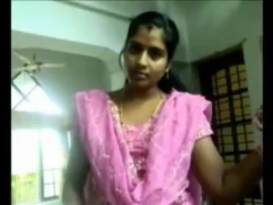 Tamilische Hausfrauen haben eine wilde Gruppensex-Session mit ihrer neuen Magd.
