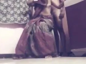 Tamilische Braut wird in der Hochzeitsnacht intim