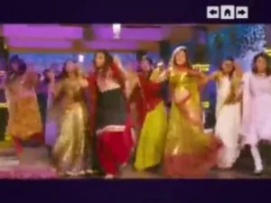 Malam pernikahan Telugu yang panas berubah menjadi pertemuan yang penuh gairah, ditangkap dalam video seks yang panas.