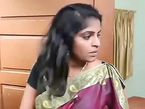 La défonce sauvage au deuxième étage d'une tante indienne sensuelle en mauvaise qualité