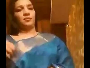 Desi cougar Kalpana gives a mind-blowing blowjob and swallows cum.